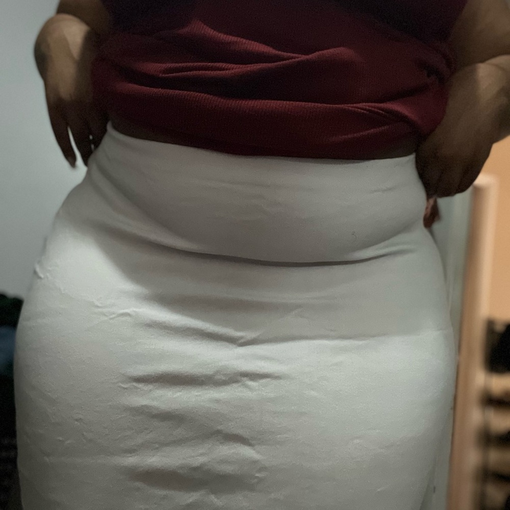 Elegant White Pencil Skirt